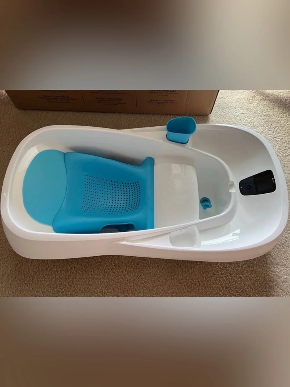 4moms Cleanwater Tub Baby Bath - White with Blue Insert